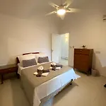 Βίλα Helios House Μέσα Χωριό