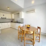 Helios House * Μέσα Χωριό