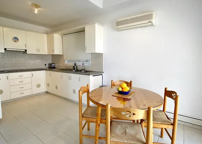 Helios House * Μέσα Χωριό